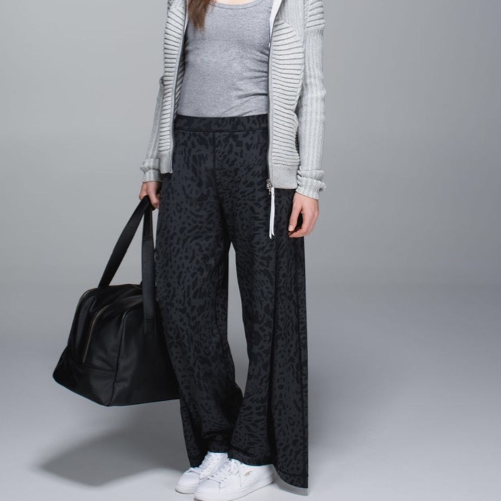 Lululemon Forward Fold Trouser